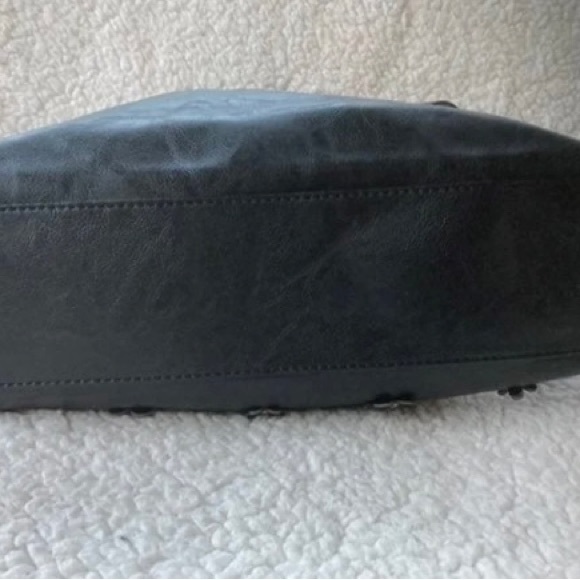 Leather relic shoulder bag - Picture 4 of 6